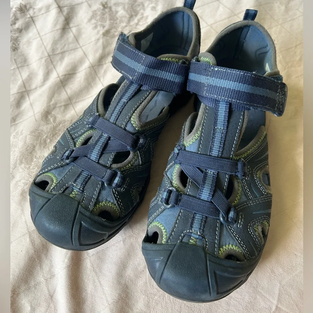 Merrill Boy’s Hydro Hiker Sandal (MY53375). Size Youth 5W. Navy/lime green.